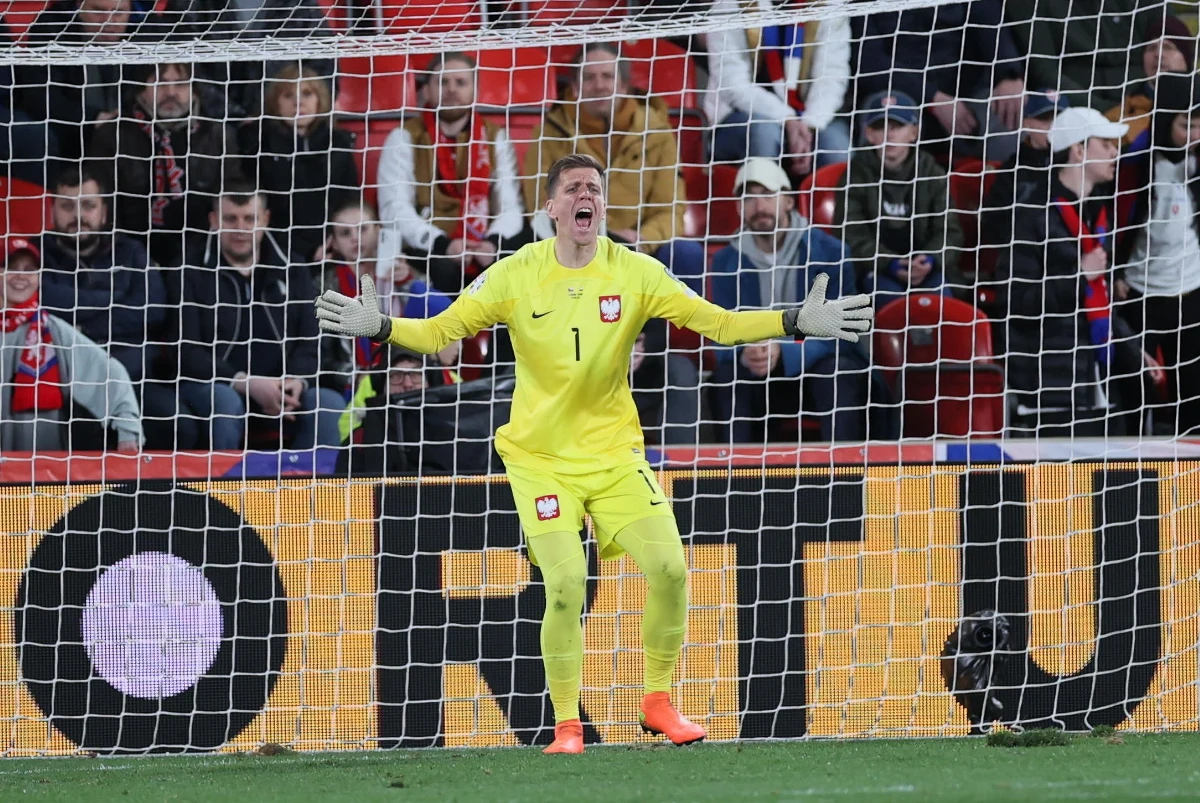 Kiedy poznaliśmy wyniki losowania grup eliminacyjnych do Euro 2024, wydawało się, że listopadowy pojedynek Polska-Czechy może oznaczać batalię o pierwsze miejsce. Życie brutalnie zweryfikowało takie spojrzenie na futbol, siłę naszej reprezentacji i układ sił w grupie. Wieczorem Polska zagra o uniknięcie kompromitacji, a Czesi o to, by zachować szansę na awans.