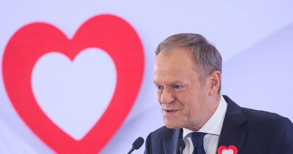 Bloomberg: Tusk presiona a las empresas estadounidenses por una central nuclear en Polonia