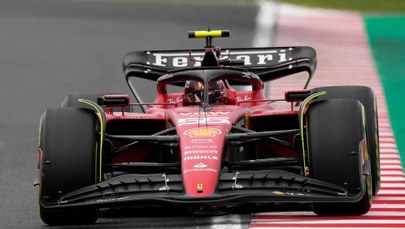 Pokrywa studzienki uszkodziła bolid Ferrari. Kompromitacja F1 w Las Vegas