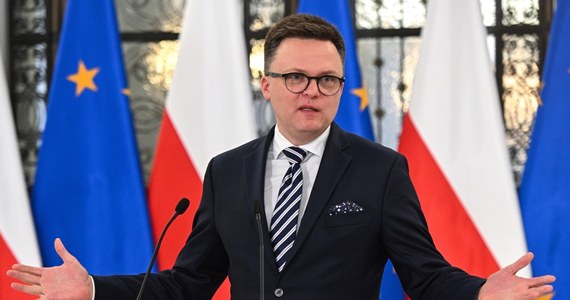 Półtorej godziny trwało spotkanie prezydenta Andrzeja Dudy z Szymonem Hołownią w Pałacu Prezydenckim. "W czasie rozmowy poruszonych zostało wiele tematów" - przyznał marszałek Sejmu na zwołanej po spotkaniu konferencji prasowej.