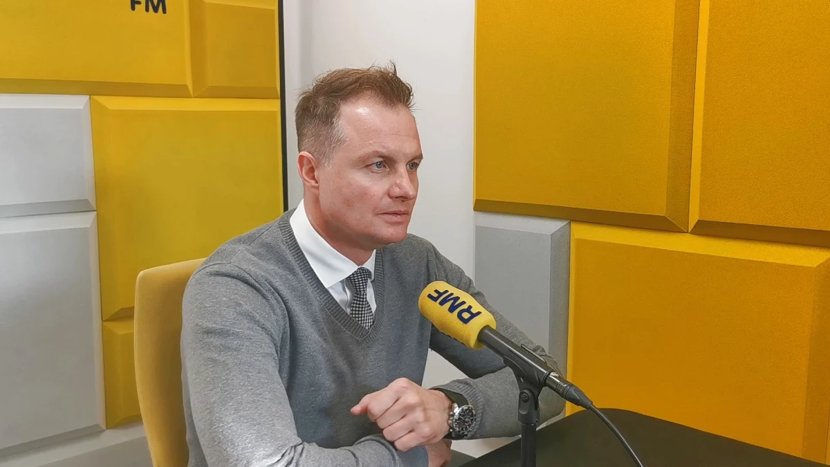 Marcin Kuchciński, który niedawno został nowym marszałkiem województwa warmińsko-mazurskiego zapowiada, że będzie walczył o dodatkowe pieniądze dla terenów przygranicznych. "Potrzebujemy środków, aby ten obszar mógł się rozwijać" - powiedział w studiu RMF FM w Olsztynie Kuchciński.  