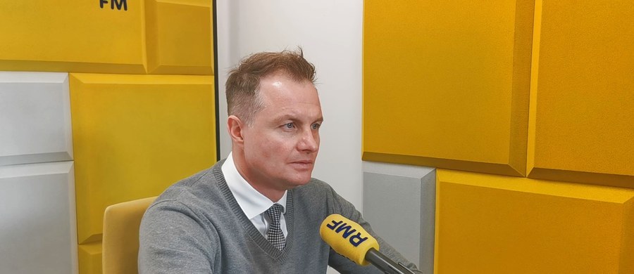 Marcin Kuchciński, który niedawno został nowym marszałkiem województwa warmińsko-mazurskiego zapowiada, że będzie walczył o dodatkowe pieniądze dla terenów przygranicznych. "Potrzebujemy środków, aby ten obszar mógł się rozwijać" - powiedział w studiu RMF FM w Olsztynie Kuchciński.  