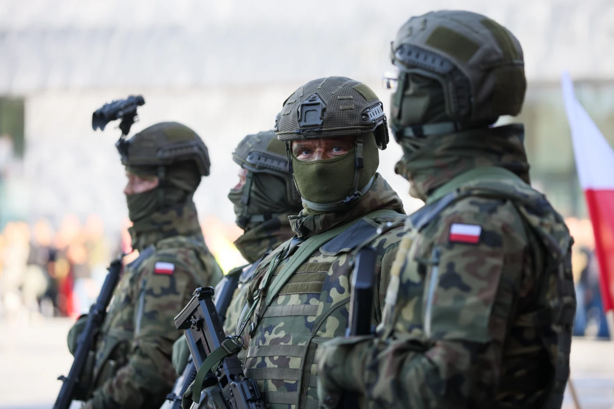 Ministerstwo Obrony Narodowej zwiększa limity osób, które w tym roku mogą być powołane do zawodowej służby wojskowej oraz dobrowolnej zasadniczej służby wojskowej. Rada Ministrów przyjęła rozporządzenie w tej sprawie.