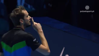 Zniszczył rakietę, starł się z kibicami. Szokujące zachowanie podczas ATP Finals. WIDEO