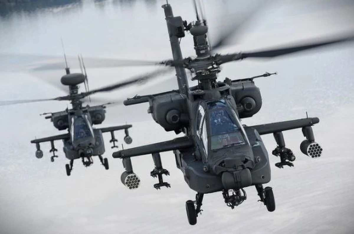 Dowództwo Generalne Rodzajów Sił Zbrojnych poinformowało, że polscy piloci rozpoczęli w bazie Fort Novosel w Alabamie szkolenie na śmigłowcach bojowych AH-64E Apache. "To nowy etap w rozwoju polskiego lotnictwa wojsk lądowych" - podkreśla DGRSZ.