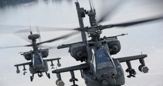 Dowództwo Generalne Rodzajów Sił Zbrojnych poinformowało, że polscy piloci rozpoczęli w bazie Fort Novosel w Alabamie szkolenie na śmigłowcach bojowych AH-64E Apache. "To nowy etap w rozwoju polskiego lotnictwa wojsk lądowych" - podkreśla DGRSZ.