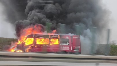Pożar busa na autostradzie A4 [FILMY]