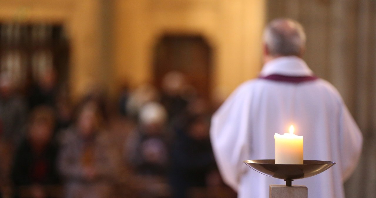 Kościół w Polsce ma problem, ratują go emeryci. Pomoc może nadejść z Afryki