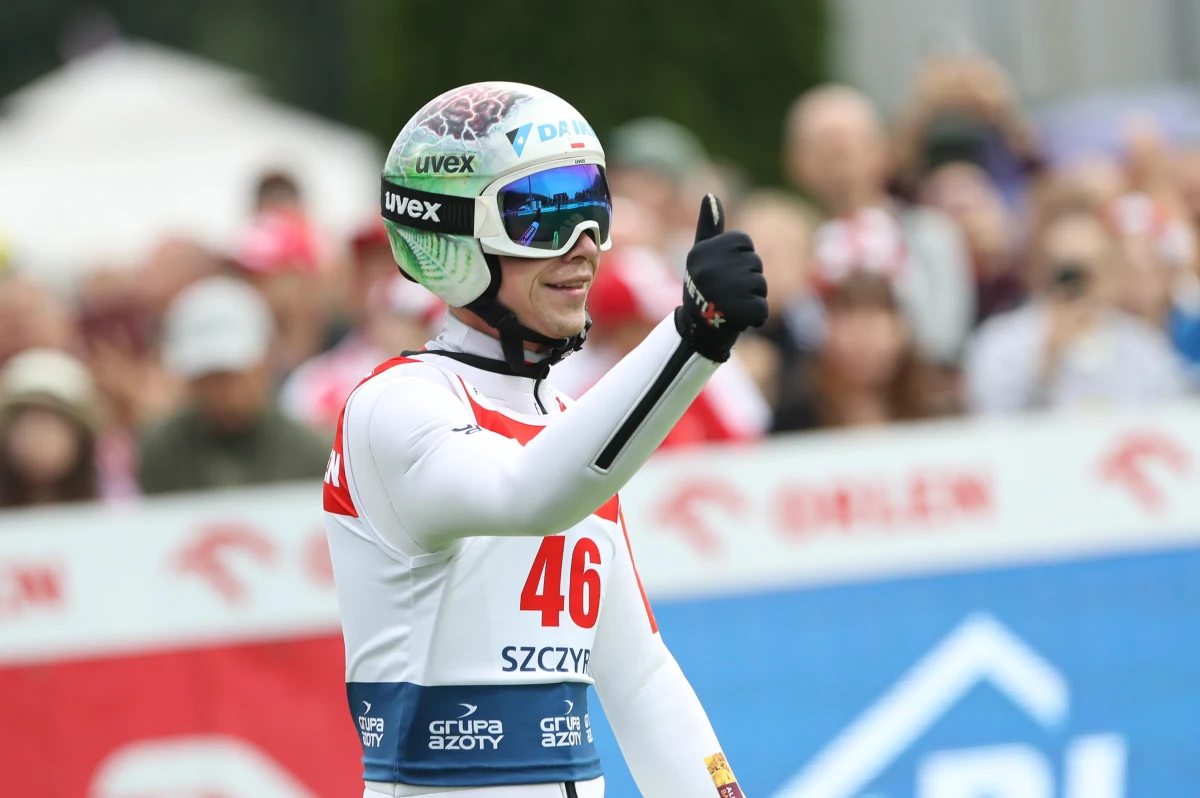 Nowy sezon Pucharu Świata w skokach narciarskich za pasem. W składzie reprezentacji na zawody w fińskiej Ruce znalazł się Aleksander Zniszczoł. 29-letni skoczek debiutował w Pucharze Świata w 2011 roku, ale to miniony sezon był dla niego zdecydowanie najlepszy w karierze. Zniszczoł liczy, że najbliższa sportowa zima będzie dla niego jeszcze lepsza. Skoczek opowiedział także, co sądzi o zmniejszeniu kwot startowych dla najsilniejszych reprezentacji.