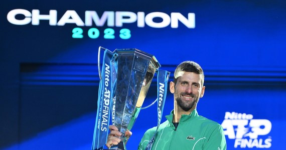 Hubert Hurkacz wciąż zajmuje dziewiąte miejsce w światowym rankingu tenisistów. Po zwycięstwie w ATP Finals w Turynie na prowadzeniu umocnił się Novak Djoković. Serb w poniedziałek rozpoczął w sumie 400. tydzień na pozycji lidera.