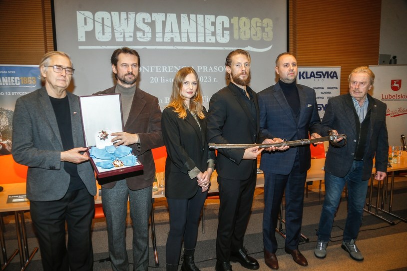 12 stycznia 2024 r. na ekrany polskich kin wejdzie film "Powstaniec 1863" w reżyserii Tadeusza Syki. Głównym bohaterem jest kapelan i dowódca ks. gen. Stanisław Brzóska. W poniedziałek w Sali Kinowej Centrum Bankowo-Finansowego w Warszawie odbyła się konferencja prasowa z udziałem reżysera i aktorów.