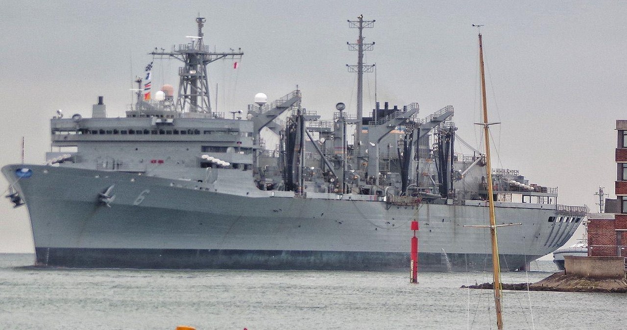 Stany Zjednoczone wysłały na Morze Śródziemne specjalistyczny statek szybkiego wsparcia bojowego USNS Supply. To znak, że Waszyngton przygotowuje się na zaognienie się sytuacji na Bliskim Wschodzie.