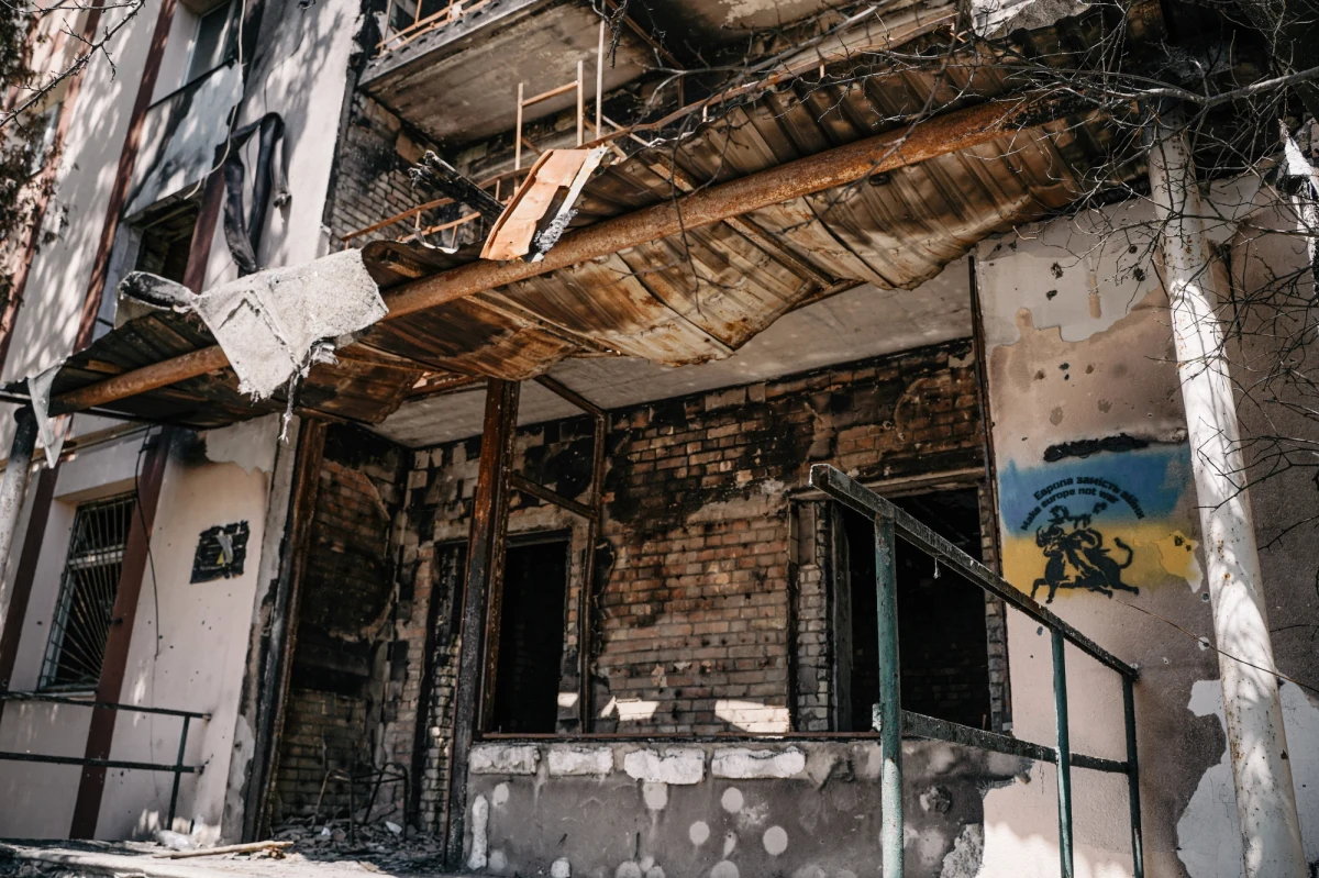 Departament Stanu USA ogłosił w poniedziałek nałożenie zakazu wjazdu do Stanów Zjednoczonych dla dwóch rosyjskich żołnierzy, zaangażowanych w zbrodnie wojenne na Ukrainie, w tym dla "rzeźnika z Buczy" płk. Azatbeka Omurbekowa.