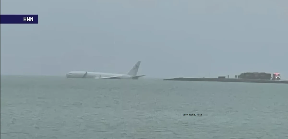 Samolot rozpoznawczy amerykańskiej marynarki wojennej nie zmieścił się na pasie startowym bazy wojskowej i wylądował w wodach Zatoki Kaneohe. Na pokładzie było dziewięć osób. Wszystkim udało się bezpiecznie dopłynąć do wybrzeża.