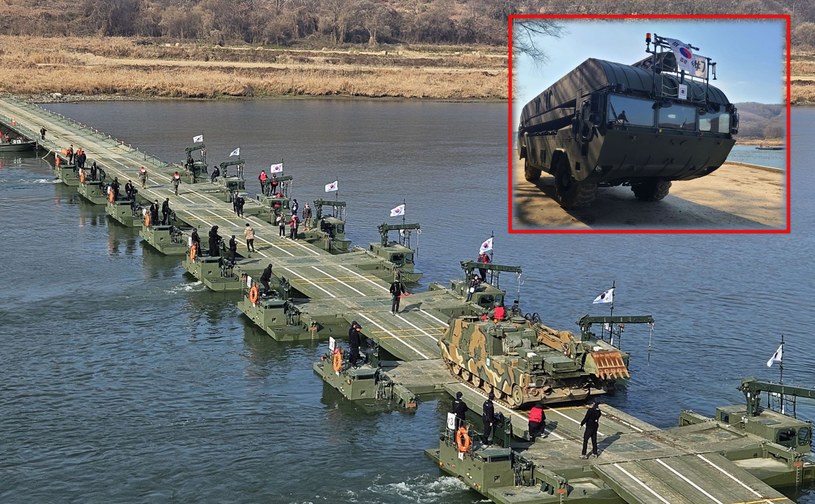 Koreańska armia zaprezentowała swoje możliwości w zakresie mostowania, rozmieszczając 100-metrowy most z ośmiu supernowoczesnych amfibii M3-K, produkowanych przez firmę Hanwha Aerospace.