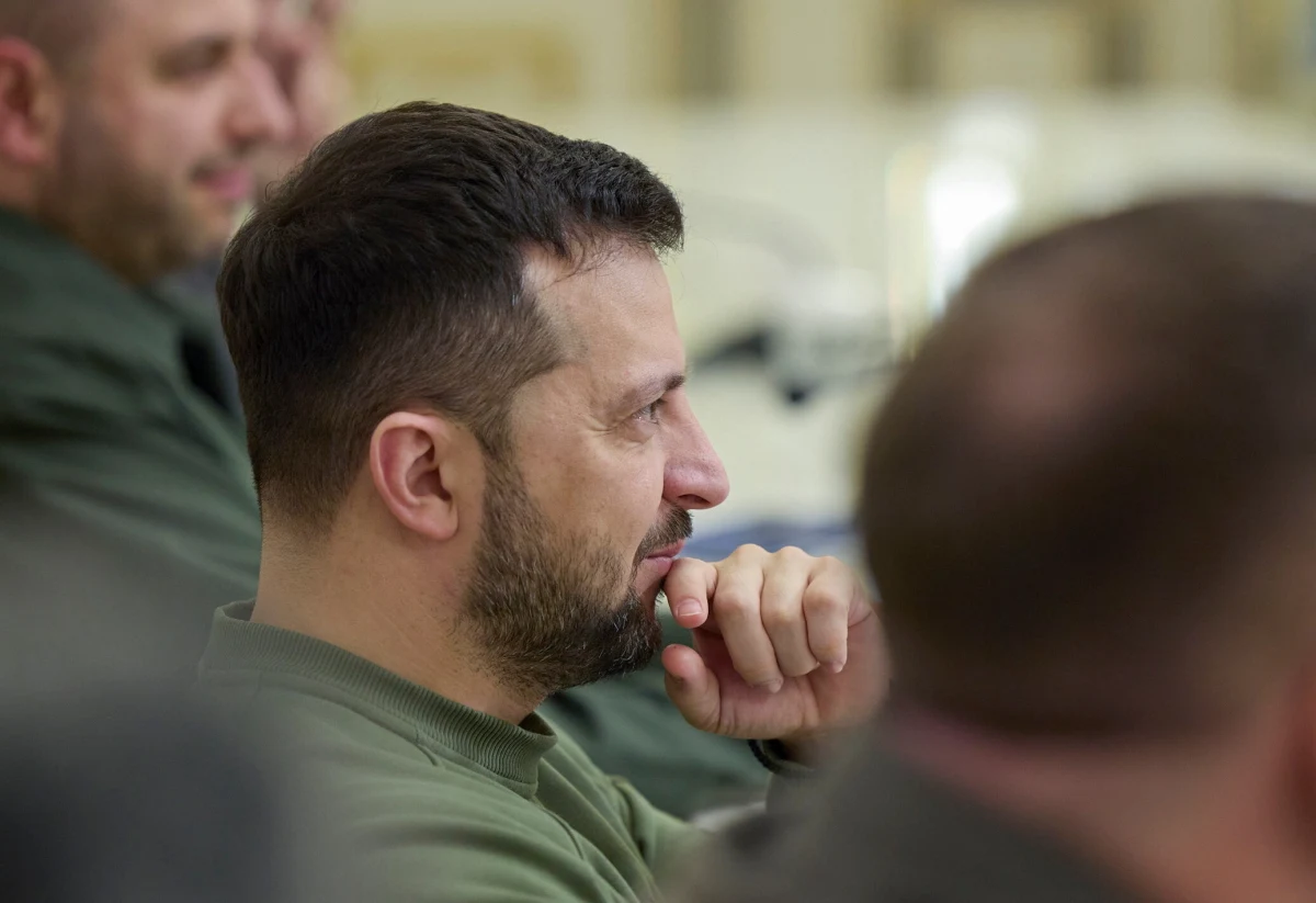 „Ludzie Władimira Putina próbowali mnie zabić 5-6 razy i nadal nie zrezygnowali z tego, by siłą odsunąć mnie od władzy” - powiedział prezydent Ukrainy Wołodymyr Zełenski w opublikowanym we wtorek wywiadzie dla brytyjskiego dziennika "The Sun". Przyznał, że zna kryptonim najnowszej misji mającej na celu odsunięcie go od władzy. 