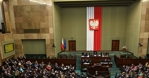 Podczas wtorkowych obrad Sejm wybrał dwóch zastępców przewodniczącego oraz 16 członków Trybunału Stanu. Zastępcami zostali Jacek Dubois i Piotr Andrzejewski.