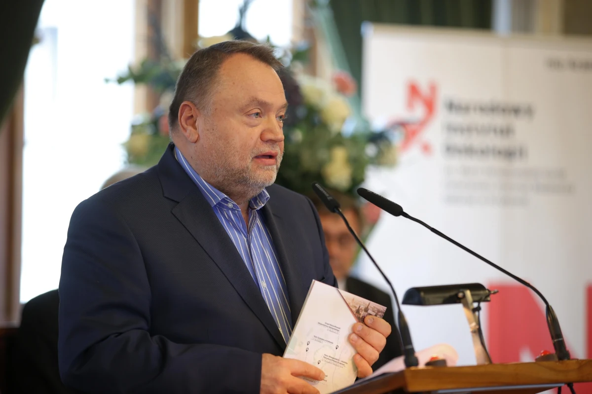 ​To bardzo poważna propozycja i wymaga namysłu - mówi Andrzej Kulig o swoim ewentualnym starcie w przyszłorocznych wyborach samorządowych. Prezydent Krakowa Jacek Majchrowski, informując o tym, że nie będzie ubiegał się o kolejną, szóstą kadencję wskazał swojego zastępcę jako najpoważniejszego kandydata.   
