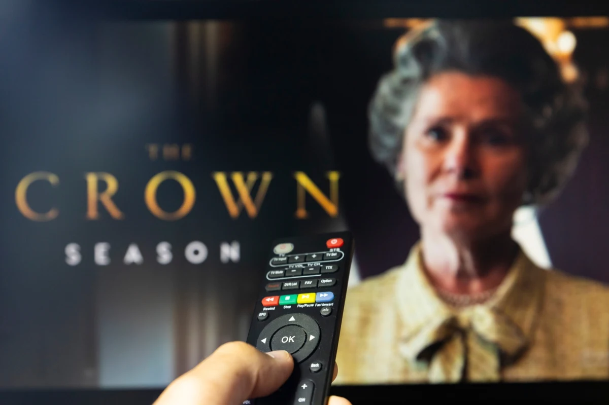 Ta aukcja to prawdziwa gratka dla fanów serialu „The Crown”. Produkcja opowiada historię brytyjskiej rodziny królewskiej. Ostatni sezon serialu można  oglądać na platformie streamingowej Netflix.  