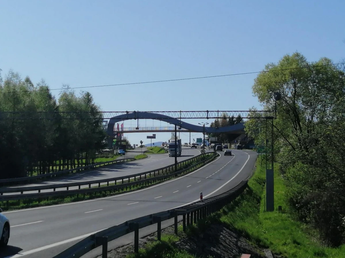 Kierowców, którzy będą jechali zakopianką w środę czekają utrudnienia. Zamknięty będzie prawy pas ruchu w Jaworniku na jezdni w kierunku Krakowa.