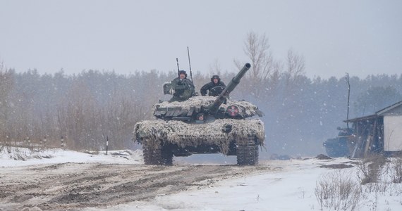 Sprawdza się czarny scenariusz dla Ukrainy. Od momentu wybuchu wojny w Izraelu, dostawy amunicji z USA dla Kijowa spadły o 30 proc. Prezydent Czech Petr Pavel uważa, że w obecnej sytuacji, gdy Rosja otrzymuje sprzęt od sojuszników z Korei Północnej i Iranu, przetrwanie przez Ukrainę zimy może być trudne.