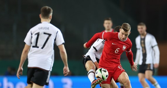 Młodzieżowa reprezentacja Polski przegrała w Essen z Niemcami 1:3 (1:0) w meczu eliminacji piłkarskich mistrzostw Europy U-21. To pierwsza porażka Biało-Czerwonych po serii czterech zwycięstw w turnieju kwalifikacyjnym.