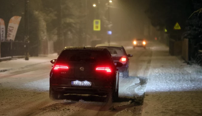 IMGW wydał alerty dla wielu województw. Trudne warunki na drogach