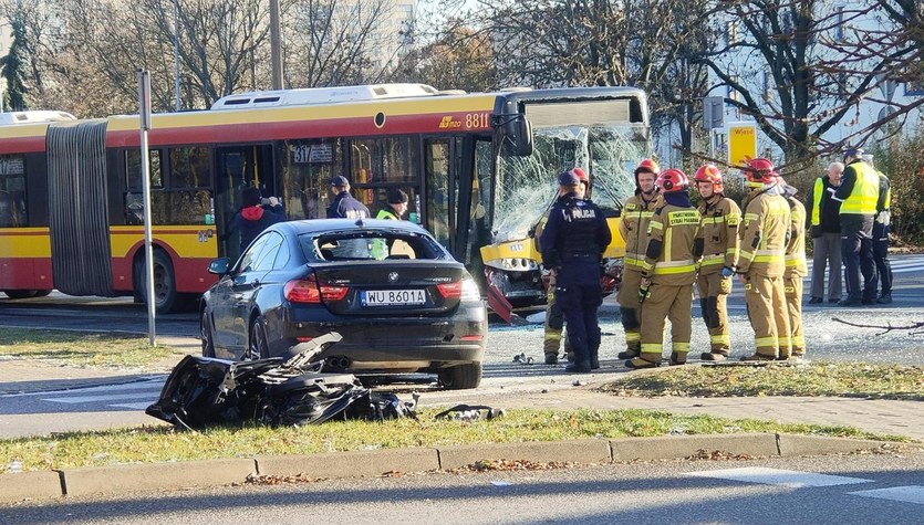  Groźny wypadek autobusu. Ranni w Warszawie