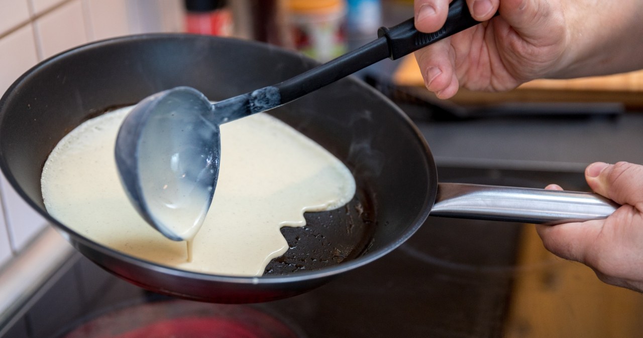 Nigdy nie rób tego swojej patelni. Zniszczysz powłokę i zaszkodzisz rodzinie