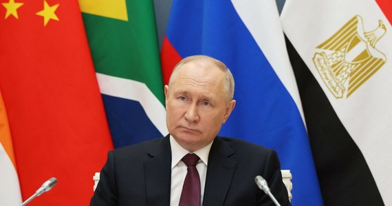 Władimir Putin wypowiedział w czasie szczytu G20 zadziwiające słowa. Wojnę w Ukrainie nazwał "tragedią", którą "trzeba powstrzymać". Zaznaczył też, że "Rosja nigdy nie zrezygnowała w zaangażowanie się w negocjacje pokojowe". To pierwszy raz, gdy rosyjski przywódca nazwał konflikt w Ukrainie "wojną", a nie jak głosi propaganda kremlowska "specjalną operacją".
