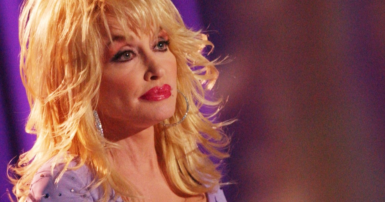 Według najnowszych doniesień Dolly Parton - mimo że właśnie zamierzała rozpocząć intensywną promocję płyty oraz planowała koncerty – zamierza zawiesić karierę. Wszystko z powodu problemów rodzinnych. U Carla Deana zdiagnozowano chorobę Alzheimera. 
