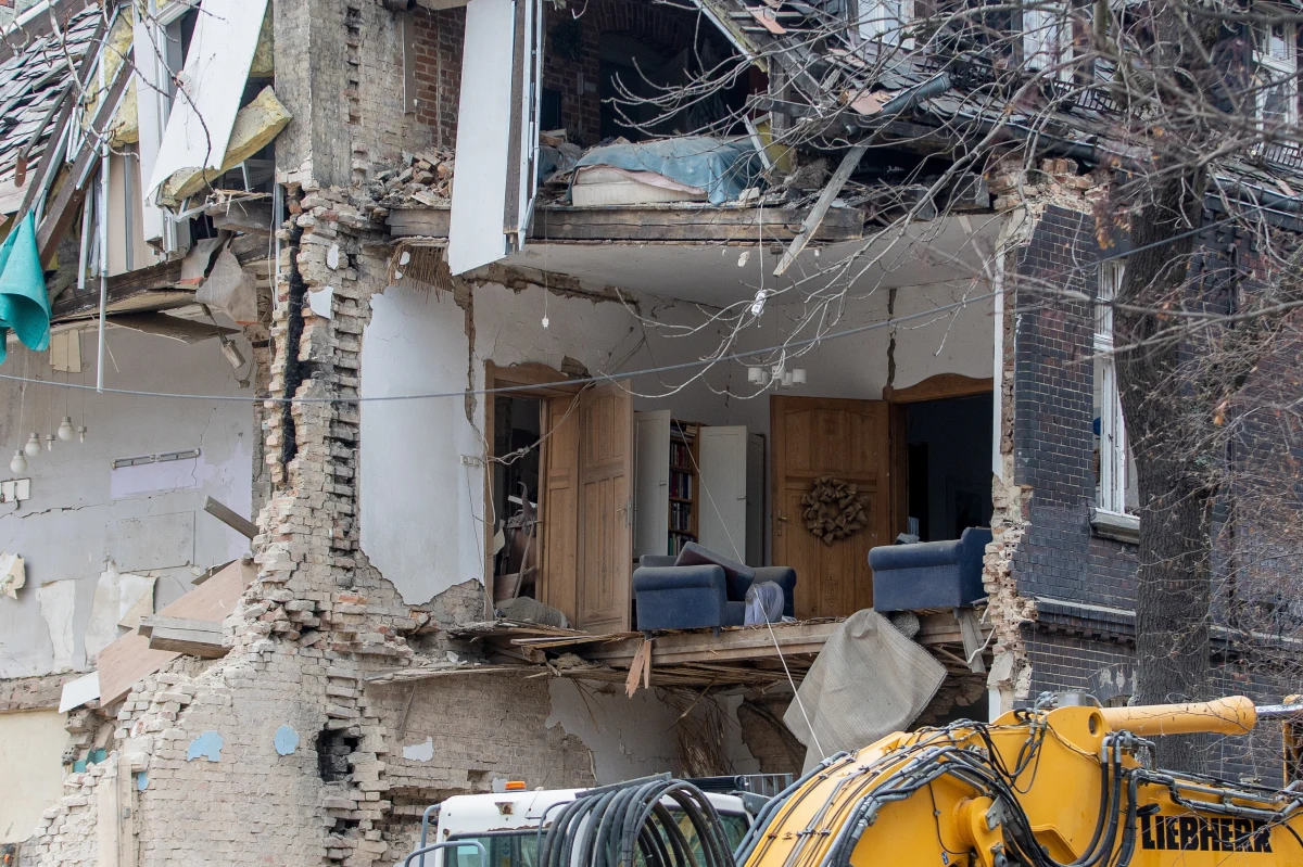 Prokuratura przesłała do sądu akt oskarżenia przeciwko 75-latkowi, który odpowie za doprowadzenie w styczniu 2023 roku do wybuchu gazu w budynku plebanii parafii ewangelicko-augsburskiej w Katowicach-Szopienicach. W wyniku eksplozji ranne zostały trzy osoby.