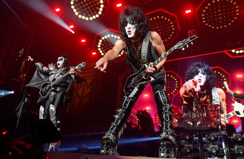 Koncerty grupy Kiss w Toronto i Ottawie (Kanada) w ramach pożegnalnej trasy zostały odwołane. Powodem jest grypa, na którą zachorował jeden z liderów hardrockowej formacji - Paul Stanley (wokal, gitara).