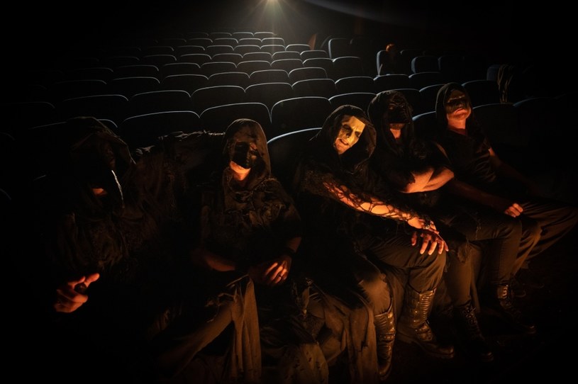 Już w piątek, 24 listopada, pierwszym od ośmiu lat albumem przypomni o sobie francuska grupa Deathcode Society spod znaku symfonicznego black metalu. 