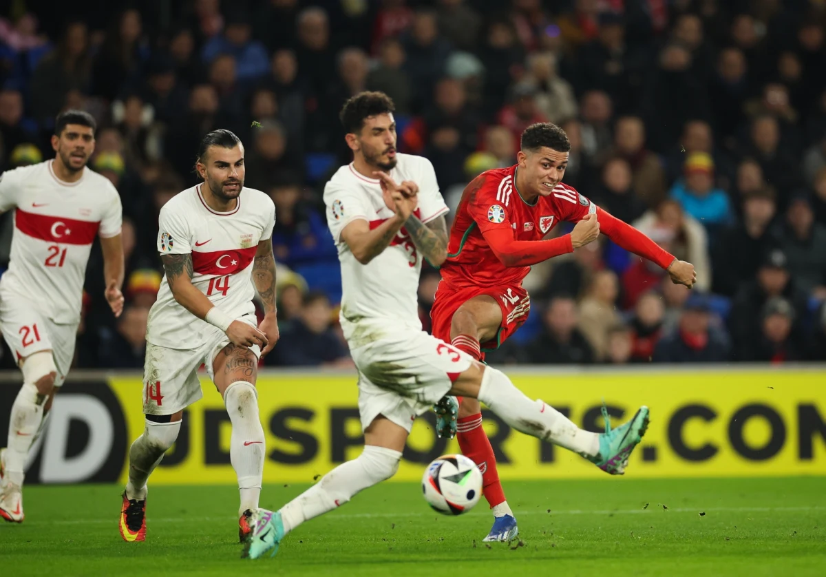 „Estonia to zespół, który jest spokojnie w naszym zasięgu” – mówił Marek Jóźwiak w rozmowie z Piotrem Salakiem na antenie Radia RMF24. Ekspert i komentator piłki nożnej, były piłkarz stwierdził, że losowane baraży do mistrzostw Europy 2024 jest dla Polaków „dobre” i liczy na to, że zawodnicy wykorzystają czas do meczu z Estonią na zbudowanie formy. 