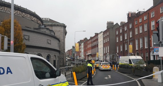 Pięć osób, w tym troje kilkuletnich dzieci, zostało rannych i trafiło do szpitala w wyniku ataku nożownika, do którego doszło w czwartek po południu w centrum Dublina – poinformowała irlandzka policja. Stan zdrowia jednego z dzieci oraz kobiety jest oceniany jako poważny.