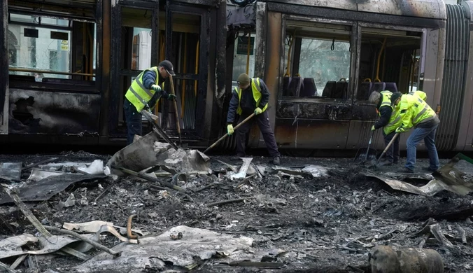 Zamieszki w Dublinie. "Haniebne sceny", na ulicach setki policjantów