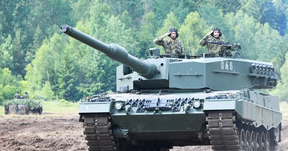 Czeska gazeta "Mlada Fronta DNES" (MFD) twierdzi, że 14 czołgów Leopard 2A4, które Praga otrzymała z Niemiec w ramach rekompensaty za swoje stare czołgi przekazane Ukrainie, nadaje się tylko do ćwiczeń. W ocenie ekspertów Czechy same pozbawiły się możliwości negocjacji o zakupie innych typów maszyn. 