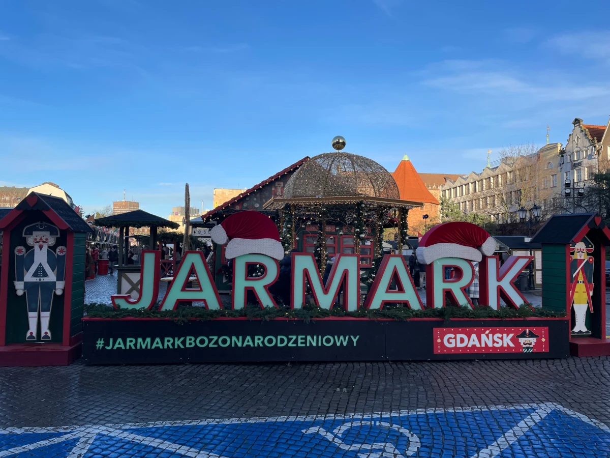 ​W samym centrum historycznego Gdańska ruszył dziś Jarmark Bożonarodzeniowy. Drugi najpiękniejszy w Europie według plebiscytu European Best Christmas Markets.

