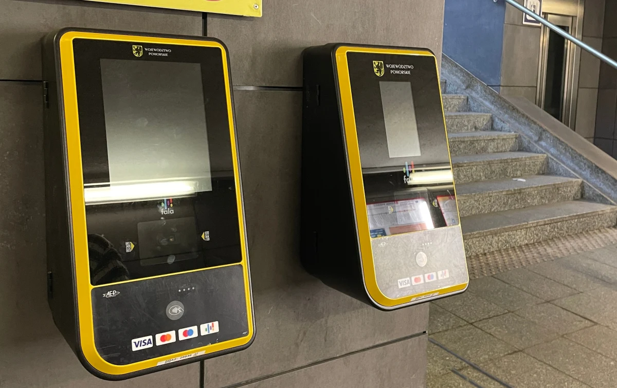 ​Po weekendzie poznamy termin startu sytemu Fala w Słupsku. Miał on ruszyć w połowie listopada, jednak z powodów technicznych został on przesunięty. System ma umożliwić zakup biletów od różnych przewoźników w ramach jednej usługi.