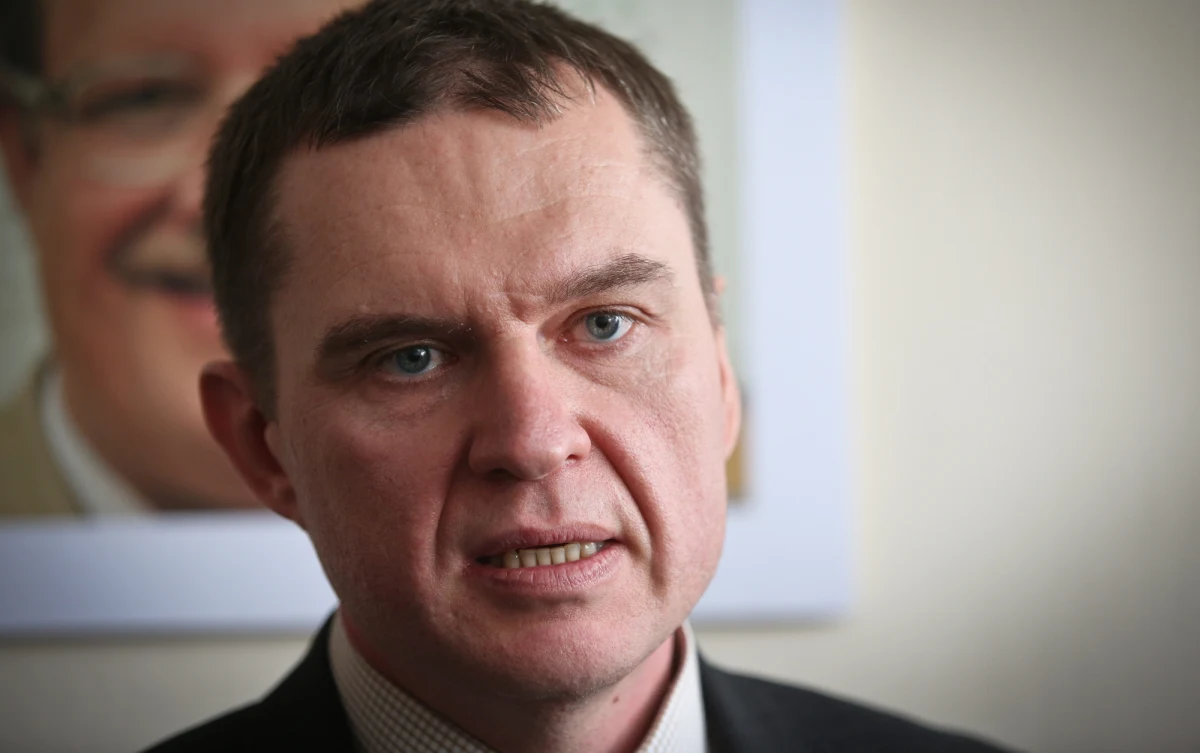 "Już od dwóch tygodni nie dochodzą żadne listy od Andrzeja Poczobuta, który przebywa w izolacji w kolonii karnej na Białorusi. Sytuacja jest bardzo trudna" - mówił w piątek wieczorem w Białymstoku wiceprezes Związku Polaków na Białorusi Marek Zaniewski.