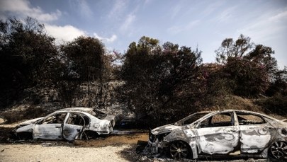 Samochody, w których zginęli Izraelczycy, trafią do dołów grobowych