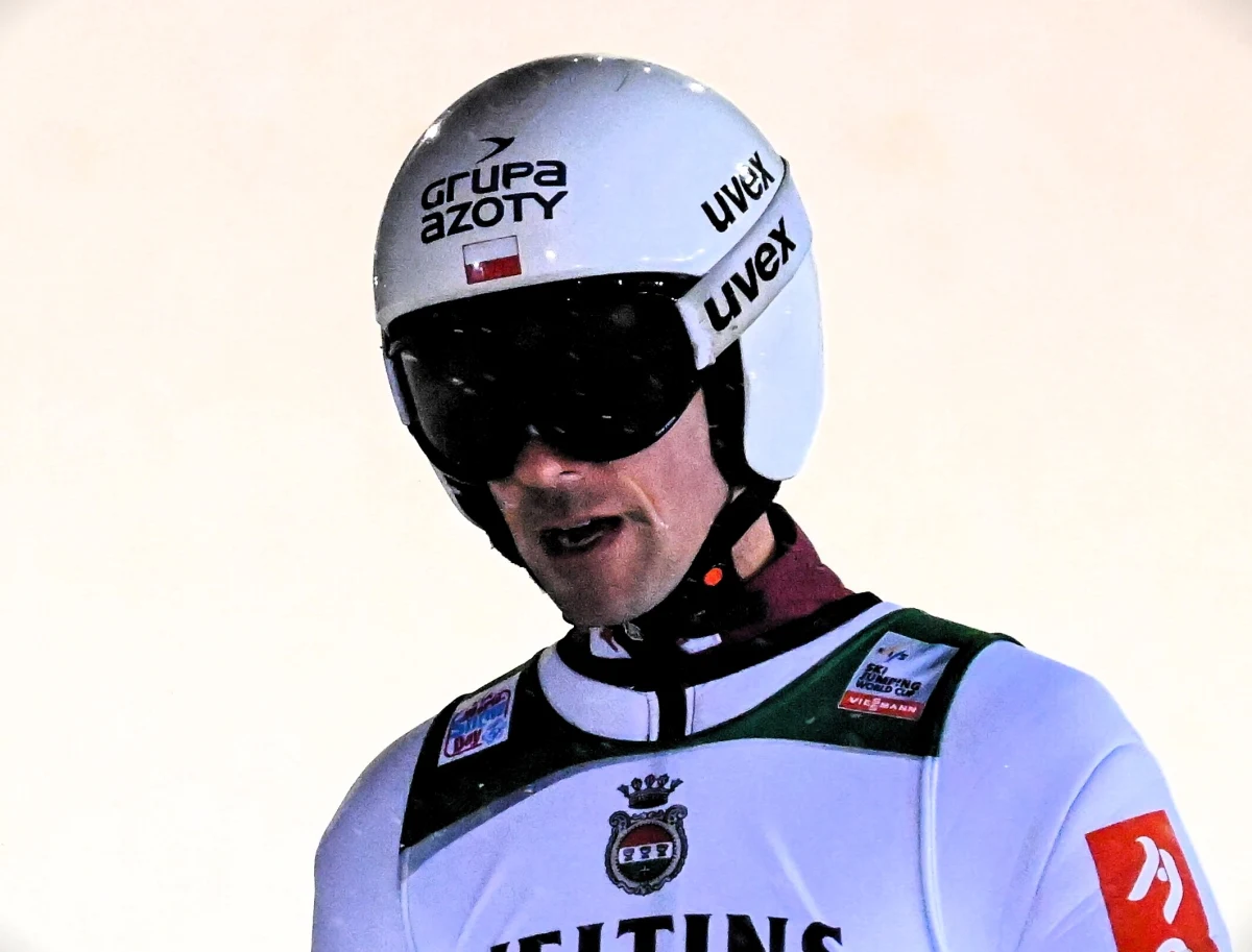 Polscy skoczkowie w komplecie awansowali się do sobotniego konkursu w fińskiej Ruce. Niestety wszyscy podopieczni Thomasa Thurnbichlera zajęli w kwalifikacjach odległe pozycje. Najwyżej sklasyfikowany został Piotr Żyła. "Nie brakuje (moim skokom - przyp. red.) dużo, ale jak widać, metrowo brakuje dużo. Trochę jestem takie drewno. Myślę, że da się zrobić, żeby było lepiej" - mówił Żyła wysłannikowi RMF FM do Ruki.