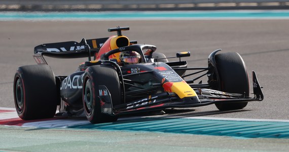 Pewny już trzeciego z rzędu tytułu mistrzowskiego Holender Max Verstappen (Red Bull) wygrał kwalifikacje przed niedzielnym wyścigiem o Grand Prix Abu Zabi, ostatnią rundą mistrzostw świata Formuły 1.