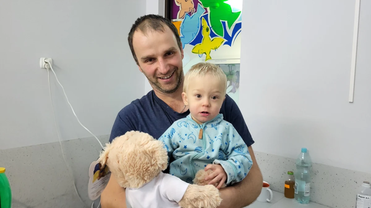 25 listopada obchodzimy Dzień Pluszowego Misia. Wolontariusze Fundacji Mam Marzenie zadbali, by przytulanek nie zabrakło pacjentom z oddziału pediatrycznego Szpitala Wojewódzkiego w Gorzowie Wielkopolskim, do których trafiło dziś w sumie kilkadziesiąt zabawek.