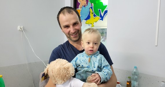 25 listopada obchodzimy Dzień Pluszowego Misia. Wolontariusze Fundacji Mam Marzenie zadbali, by przytulanek nie zabrakło pacjentom z oddziału pediatrycznego Szpitala Wojewódzkiego w Gorzowie Wielkopolskim, do których trafiło dziś w sumie kilkadziesiąt zabawek.