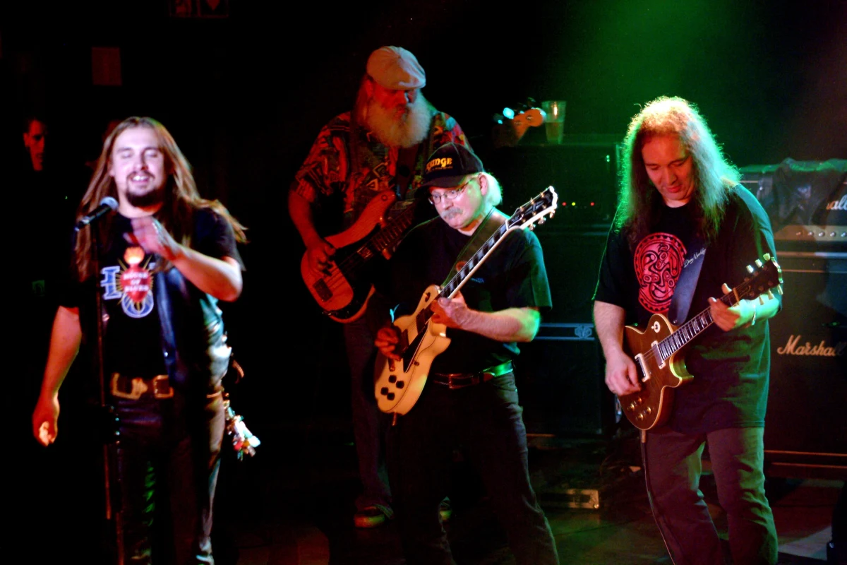 W wieku 75 lat zmarł Rafał Rękosiewicz - śląski muzyk, kompozytor i poeta, mistrz organów Hammonda - poinformowali przyjaciele artysty w mediach społecznościowych. Człowiek wielu zdolności i niezwykle barwna postać - wspomina muzyka - gitarzysta i kompozytor Leszek Winder.