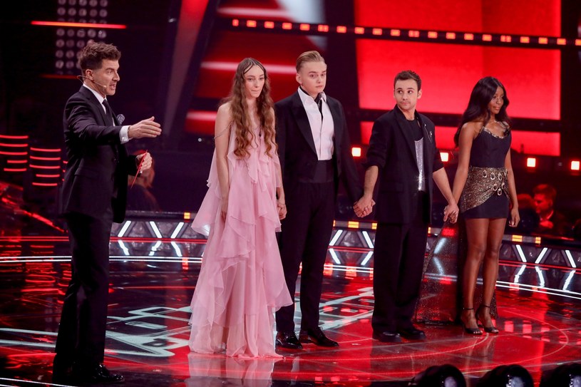 Jan Górka okazał się "najlepszym głosem w Polsce" i wygrał 14. edycję "The Voice of Poland". Wokalistka pokonał Maję Walentynowicz, Becky Sangolo oraz Antoniego Zimnala. 