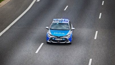 Policyjny pościg ulicami Gdyni. Kierowca wjechał na chodnik
