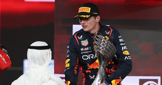 Pewny już trzeciego z rzędu tytułu mistrzowskiego Holender Max Verstappen (Red Bull) wygrał wyścig Formuły 1 o Grand Prix Abu Zabi, ostatnią rundą mistrzostw świata. To jego 19. wygrana w tegorocznym sezonie i 54. w karierze.